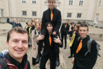 Selfie-Gruppenfoto-MIT-Mario