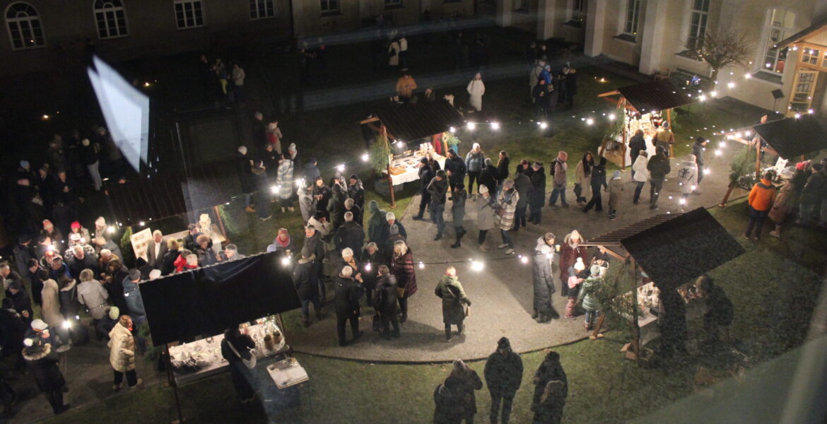 Adventmarkt